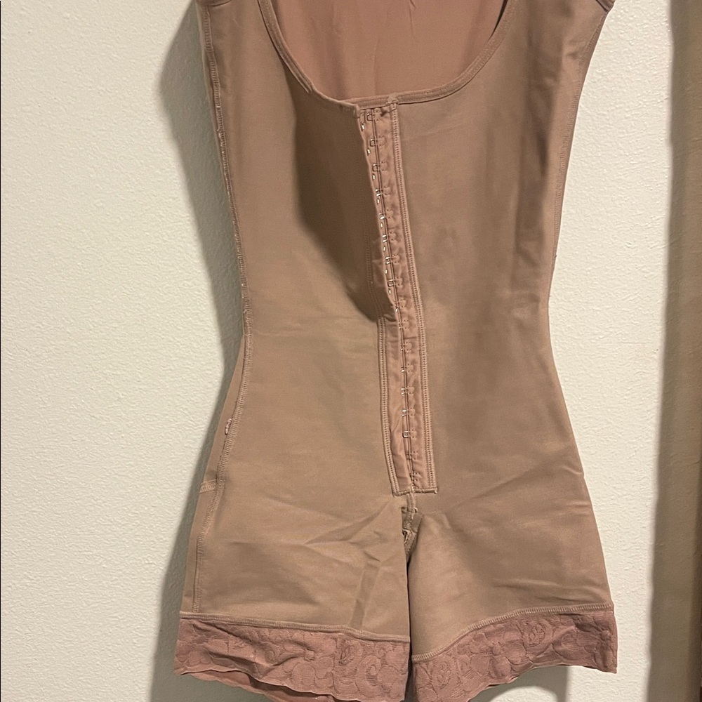 Seamless Sculpting Bodysuit with Lace Hem in Taupe